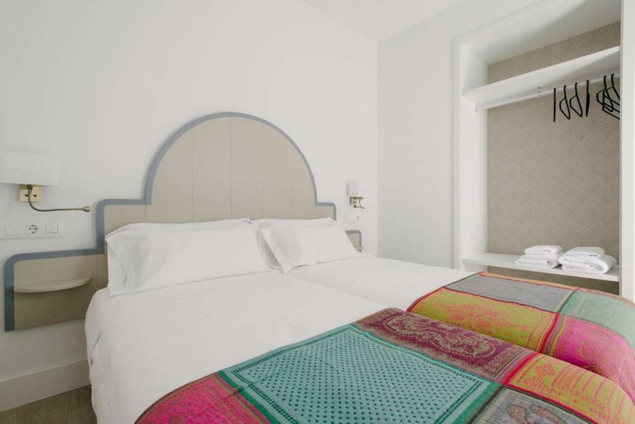 Apartamentos Rg Suites Plaza Del Salvador Sevilla Kültér fotó